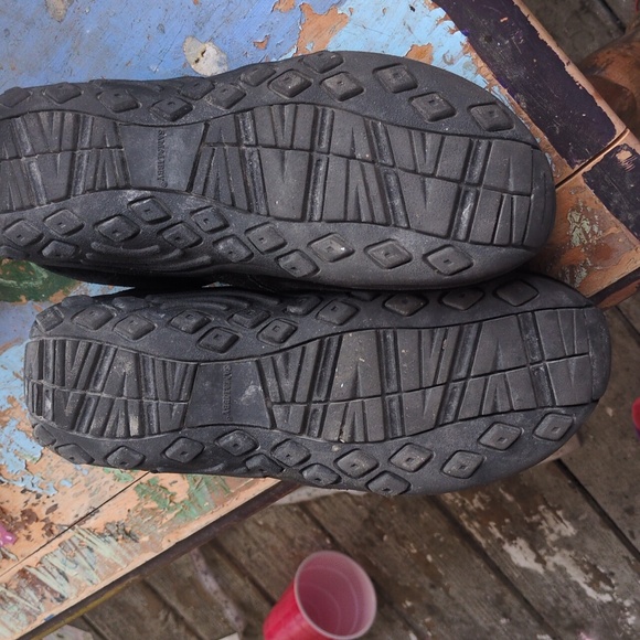 Shoes - Picture 2 of 3